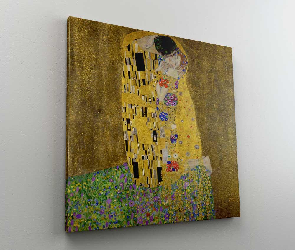 Gustav Klimt - The Kiss - www.xtraromania.com