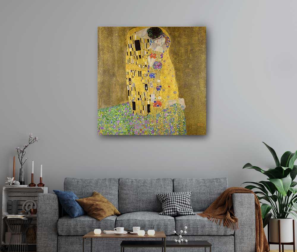 Gustav Klimt - The Kiss - www.xtraromania.com